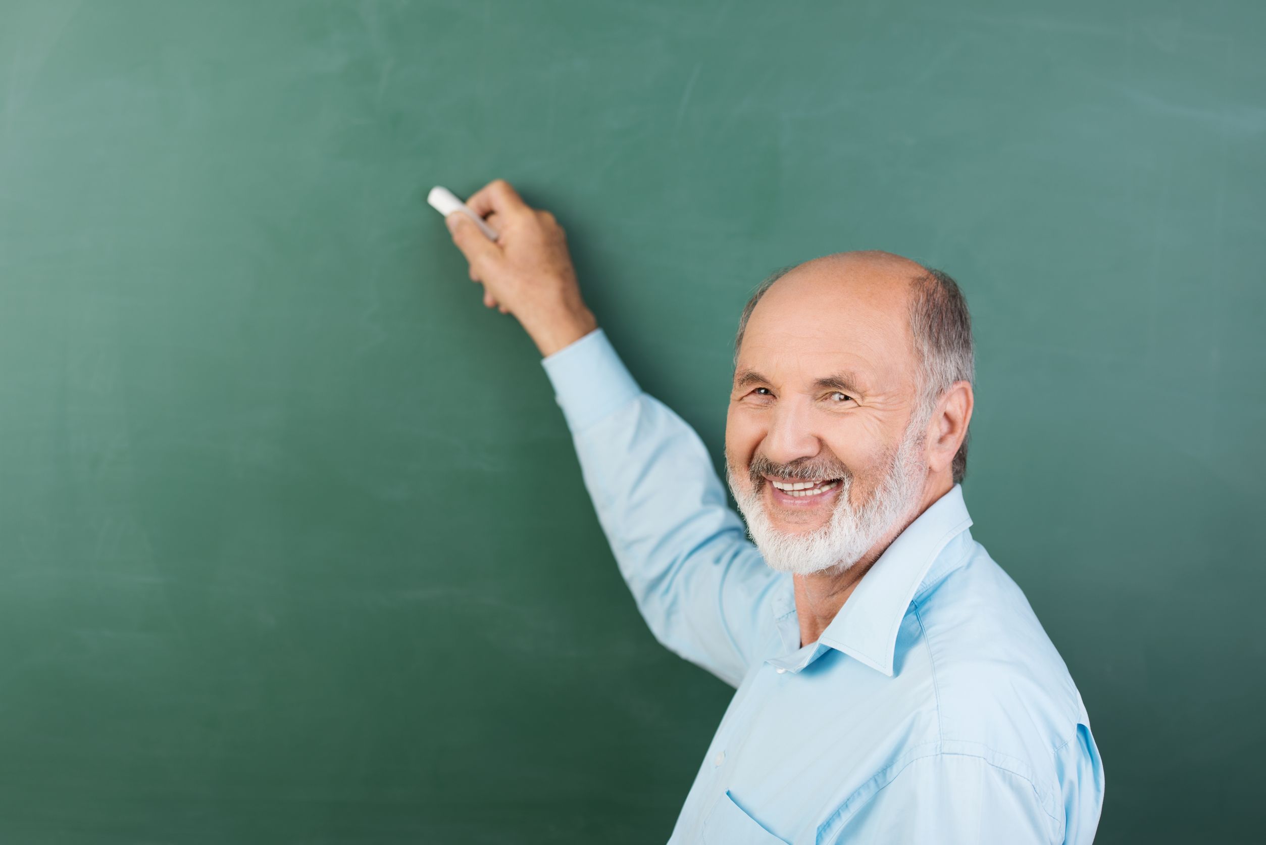 Por que professores não devem se aposentar mais cedo?