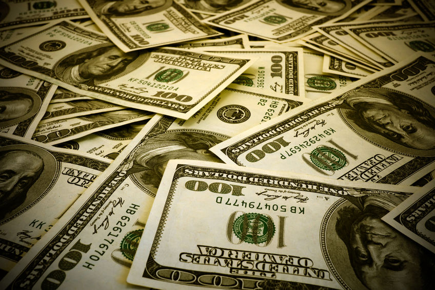 Dólar nas alturas! O governo deve intervir?