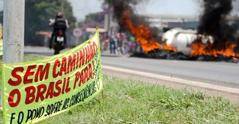 Subsídios nos caminhões causaram a greve dos caminhoneiros?