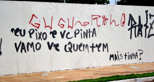 Quem pichou deve pagar pela pintura? Por quê?