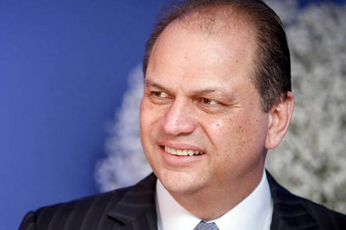 Alô, ministro da Saúde, por que não pensa antes de falar?